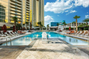 MGM Penthouse Oversize Balcony 33714